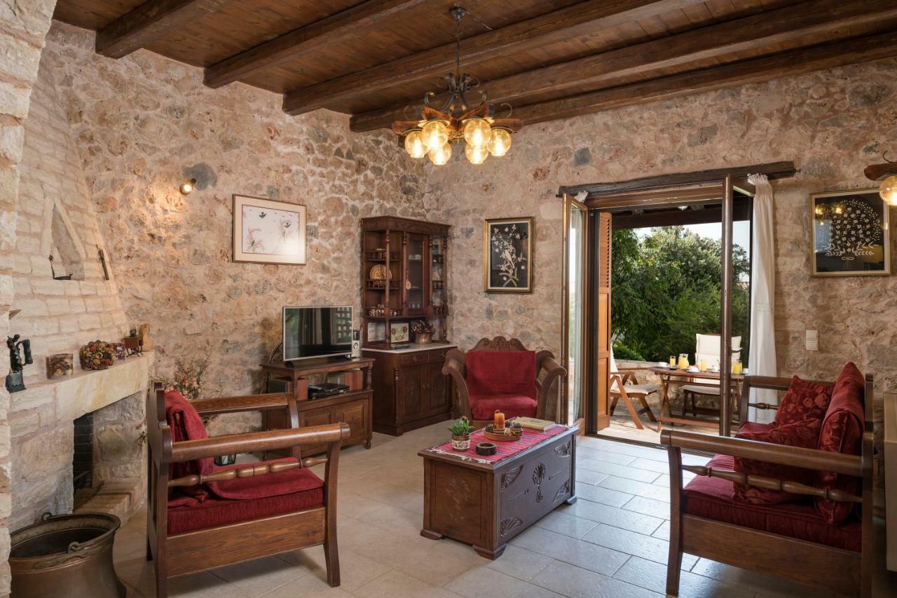 Vila Xatheri Vámos